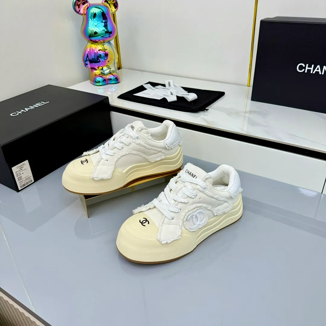 👟👟Ex-factory price 620👟👟 Chanel bread shoes ~ original calfskin panda shoes Chanel 25C latest hot style panda black and white sports shoes casual sneakers Xiaoxiang hot item classic black and white panda color coco girls must pay Fabric: original custom mixed sheepskin lining: original imported breathable mesh lining outsole: Original molded rubber + TPU combination Size: Women's 35-41 Buy now👉